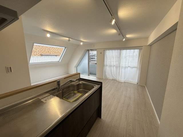 いづみハイツ芦花公園 804号室のキッチン