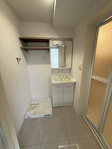 いづみハイツ芦花公園 804号室の独立洗面台