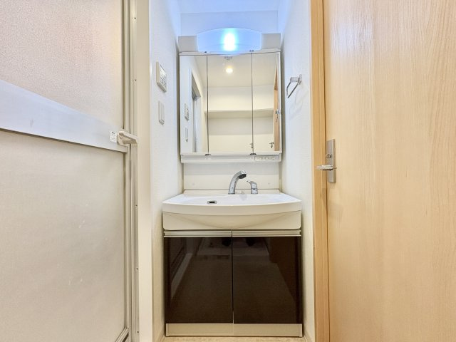 CEREZO奥田西町の洗面所