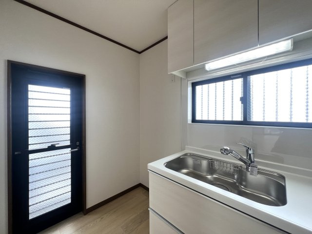 私史上№1ラーメン店がすぐそこ！！！【リフォーム／保土ヶ谷区上星川２丁目中古戸建】のキッチン|お料理しやすいキッチンです