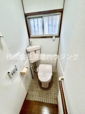 新池島町2丁目一戸建のトイレ