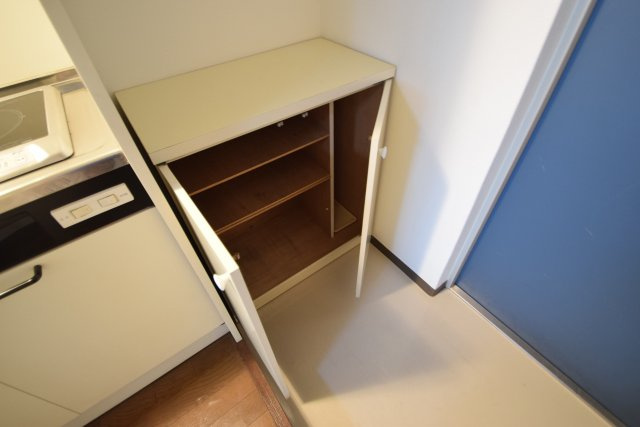 第2シンエイビルの玄関|下駄箱あり