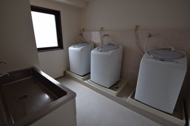 第2シンエイビルのその他共用部分|ランドリールーム各階にあり