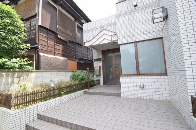 第2シンエイビルのエントランス|エントランス