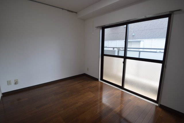 第2シンエイビルの居間・リビング|静かな環境です