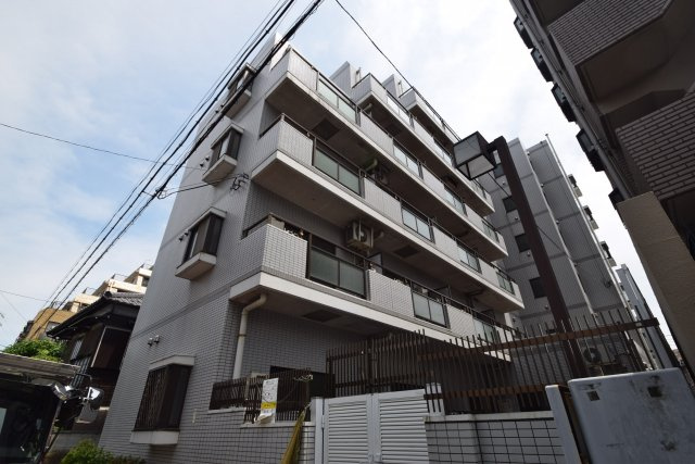 第2シンエイビルの外観|大型マンションです