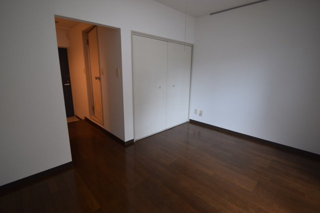 第2シンエイビルの寝室|ワンルームタイプです