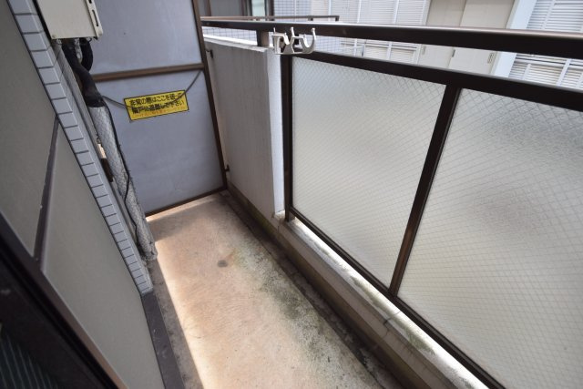 第2シンエイビルのバルコニー|明るいベランダ