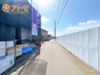 【前面道路含む現地写真】
