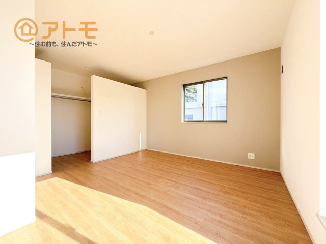 【子供部屋】 | 沼津市本郷町1期　新築一戸建て　全1棟 | 広々使える収納付きの洋室です♪