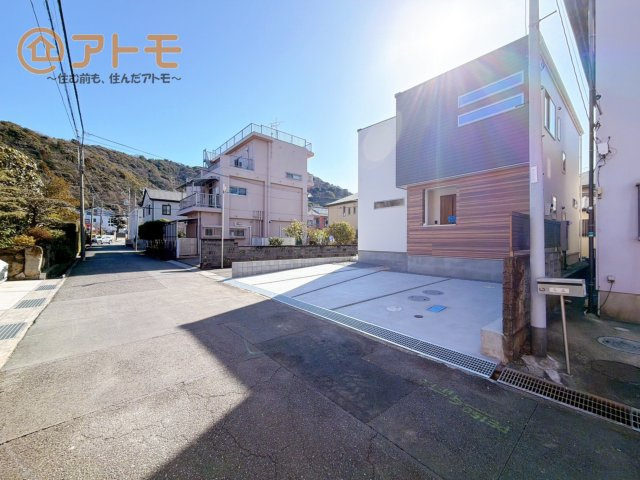 【前面道路含む現地写真】 | 沼津市本郷町1期　新築一戸建て　全1棟 | 前面道路は車通りが少なく安心♪