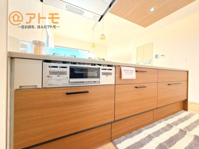 【キッチン】 | 沼津市本郷町1期　新築一戸建て　全1棟 | 対面タイプならキッチン内にいながらご家族やお客様との会話が楽しめます♪