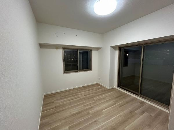 ローレルコート観音新町の洋室