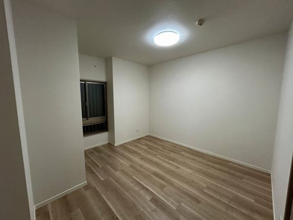 ローレルコート観音新町の洋室