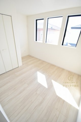 GRACE　水戸市元吉田町　5期 　1の洋室|採光バッチリ・通風良好です。
たっぷり差し込む陽光がお部屋を明るく照らします！