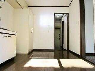 小平市学園西町１丁目のアパートの居間・リビング