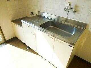 小平市学園西町１丁目のアパートのキッチン