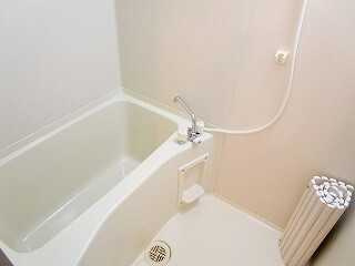 小平市学園西町１丁目のアパートの浴室
