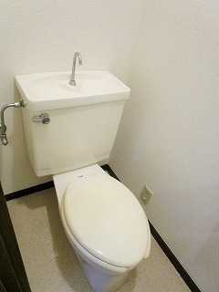 小平市学園西町１丁目のアパートのトイレ