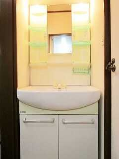 小平市学園西町１丁目のアパートの洗面所