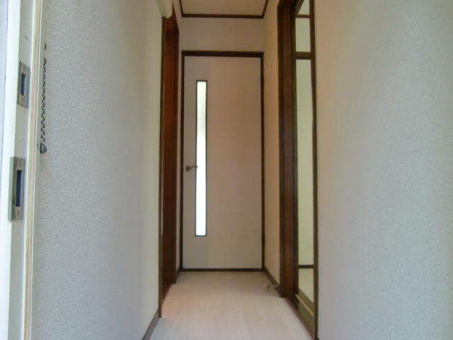 小平市学園西町１丁目のアパートの玄関