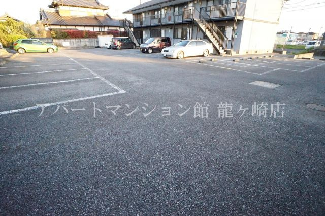 シェリールアタゴツーの駐車場