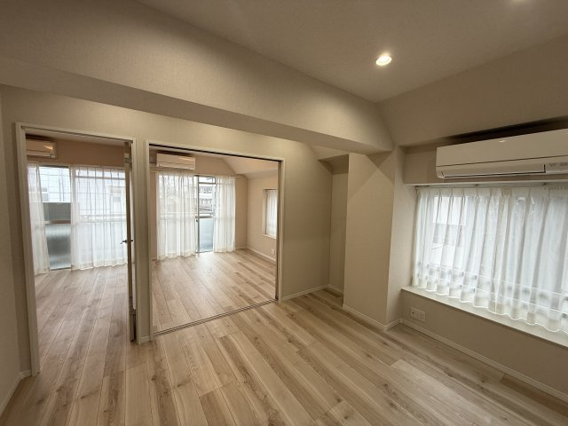 千歳台ヒミコセランの居間・リビング|ゆったり過ごせる居間です