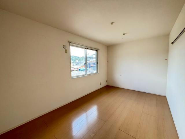 シャルム夢咲の洋室