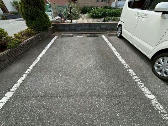 シャルム夢咲の駐車場