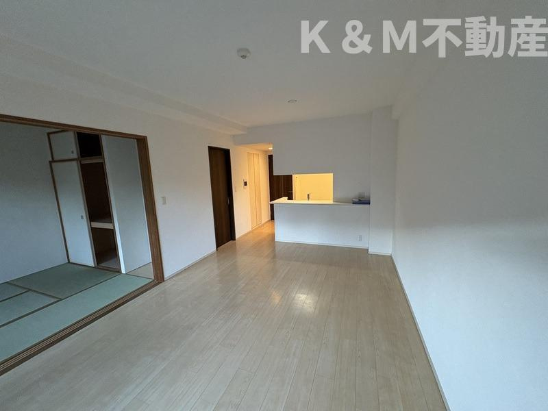 クレストフォルム柏サウスウイングの居間・リビング|居間です