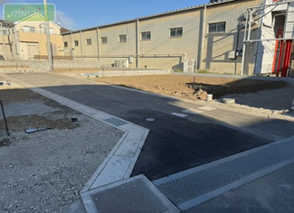 【前面道路含む現地写真】