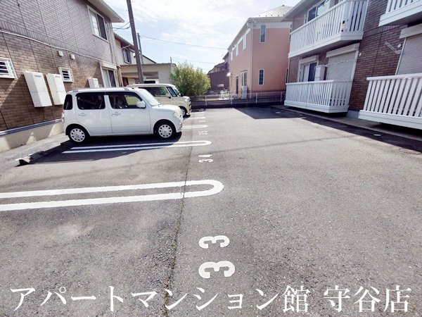 ソラーレつくばBの駐車場