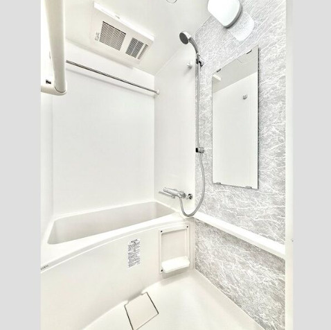 エスリード栄クロスシティの浴室