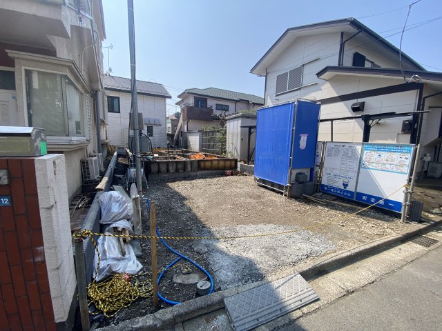 新築戸建て　氷川台2丁目第6の前面道路含む現地写真