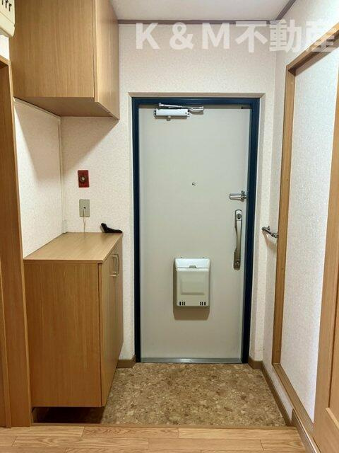 柏グリーンハイツＧ棟の玄関|明るい玄関です