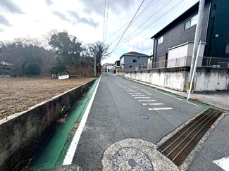 【前面道路含む現地写真】