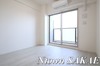 【居間・リビング】 | ディアレイシャス名古屋太閤通Ⅱ | こちらのリビングで趣味の時間をお楽しみください