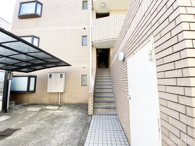 メゾン・ド・バークリー千石のその他共用部分|共用部階段です