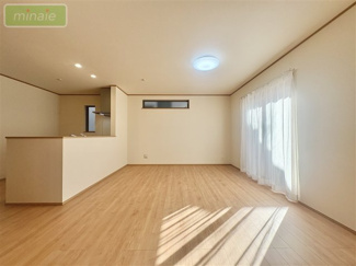 【居間・リビング】 | 小学校7分　中学校6分　幼稚園5分　本北方1　C号棟 | 同タイプ