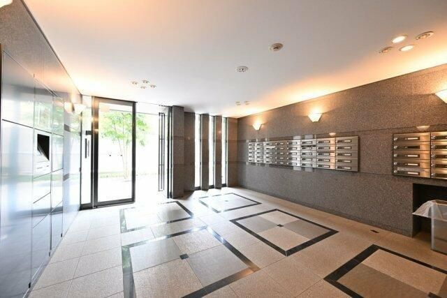 ルーブル練馬参番館のロビー