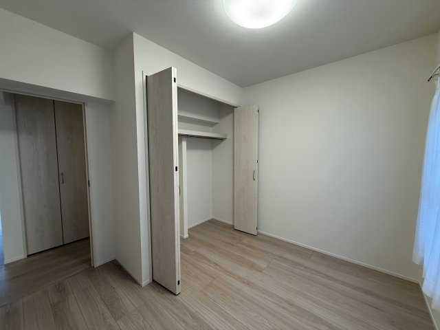 馬事公苑前シティハウスの洋室|個人の部屋や寝室として使える洋室です