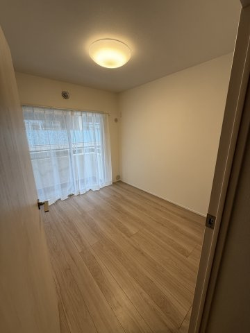 馬事公苑前シティハウスの洋室|コンパクトで使いやすい洋室です