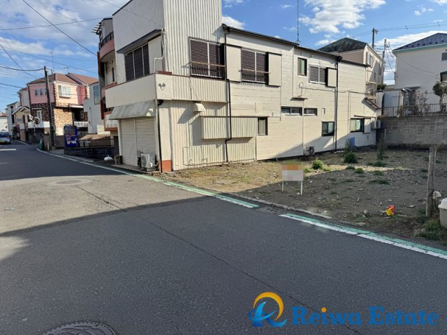 売地　茅ヶ崎市旭が丘の前面道路含む現地写真