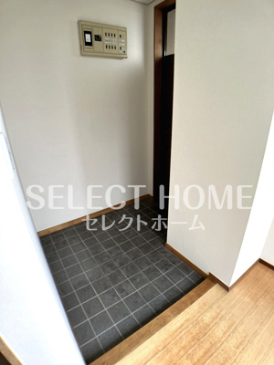【玄関】 | エムワイビル | きれいな玄関です