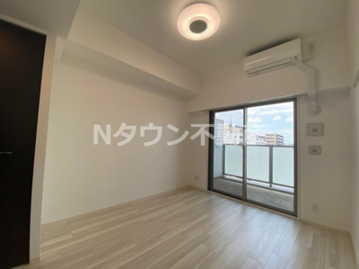 【居間・リビング】 | エステムコート名古屋金山ミッドクロス | こちらのリビングで趣味の時間をお楽しみください