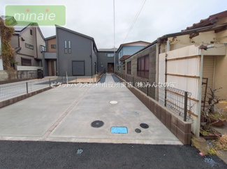 【外観】 | 駐車3台　パウダールーム付き　スーパー3分　長期優良住宅　三山　2号棟 | 販売現地　上質感あふれる洗練の外観デザインです。