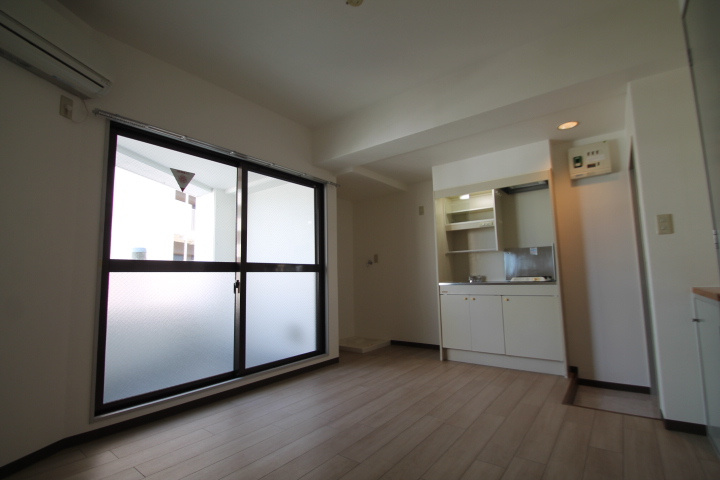 こちらの居間で趣味の時間をお楽しみください