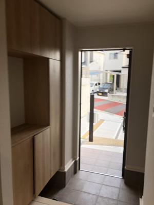 【玄関】 | 【20万円ｷｬｯｼｭﾊﾞｯｸ対象物件】ファーストタウン生駒郡第4斑鳩町目安北 全2棟 2号棟 | 施工例写真