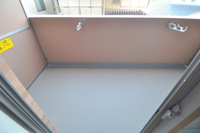 第25友建ビルのバルコニー
