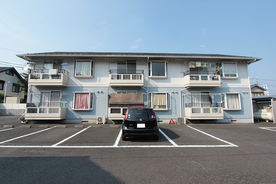 飯能市大字双柳のアパートの外観|敷地内駐車場1台分付き（2台目ご希望の際は要空確認）